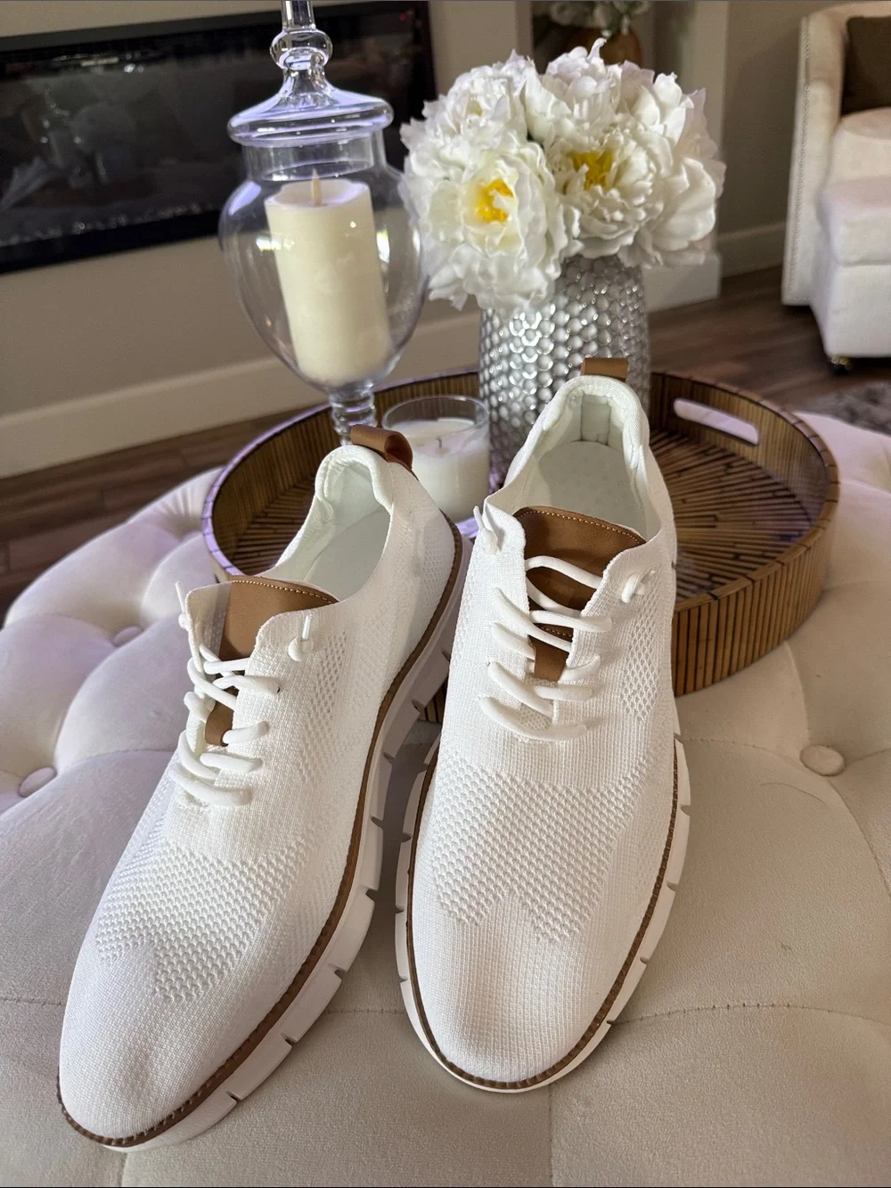 Men's Knit Lightweight Casual Lace-Up Sneakers in White and Tan - NEW size 12.5